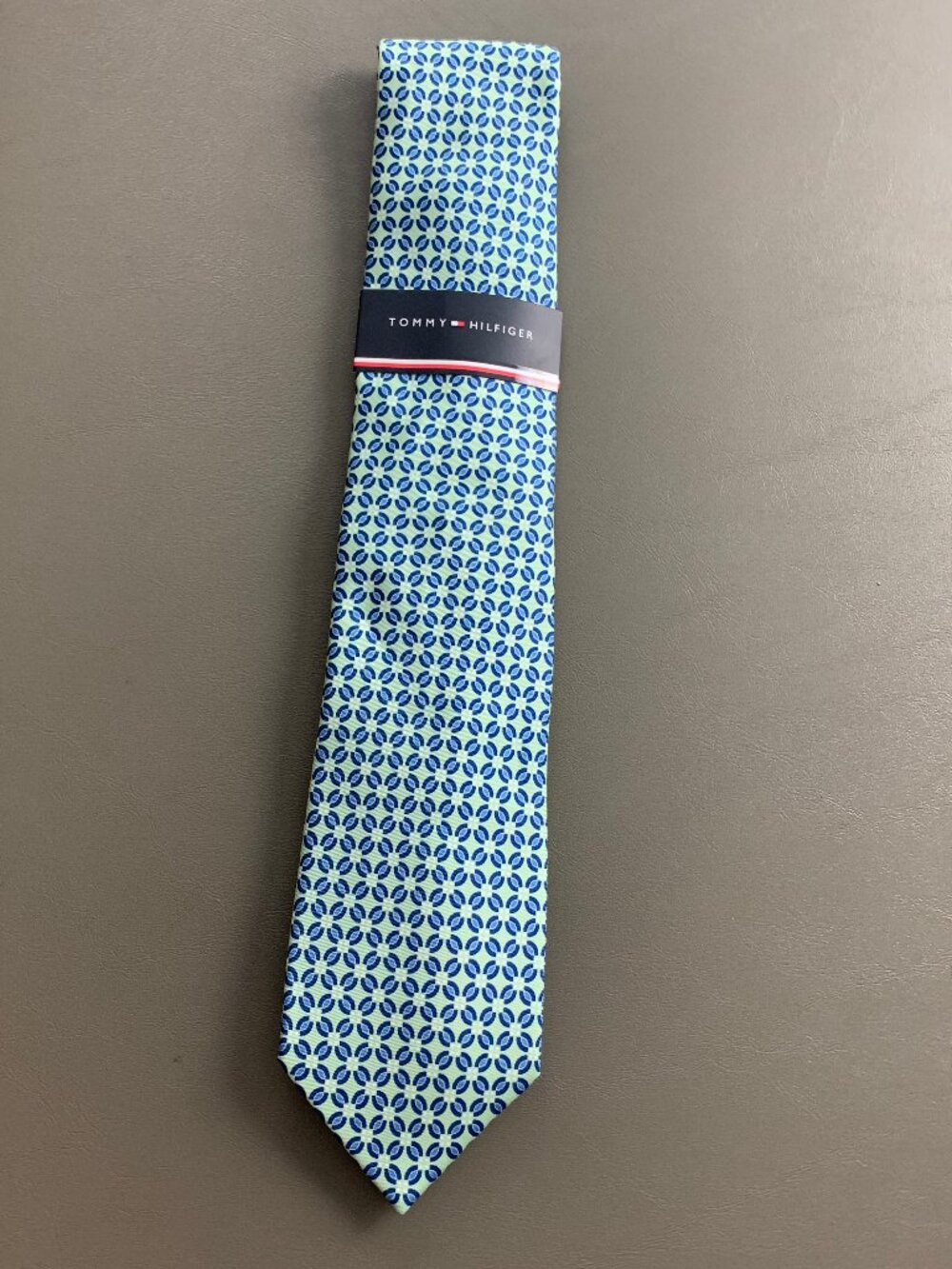 Tommy Hilfiger Men's 3'' 100% Silk Neck Tie, Green Multi Delano Medallion